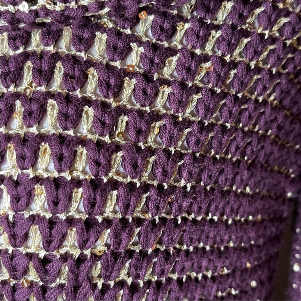 Cache fancy purple and gold sweater size XL - Picture 3 of 5